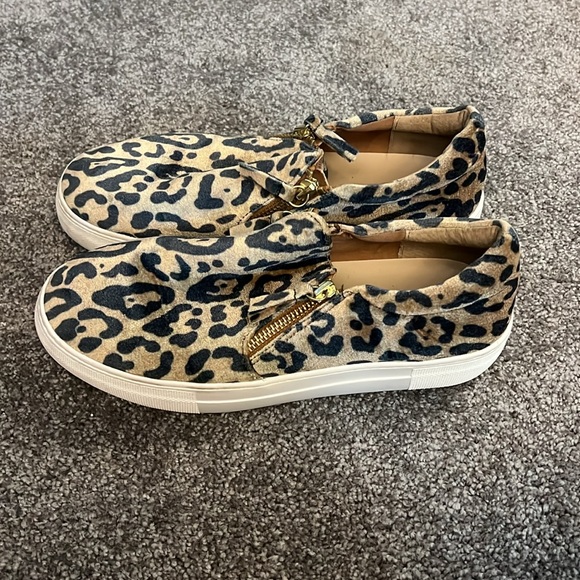 Steve Madden Cheetah Sneakers - Picture 2 of 8